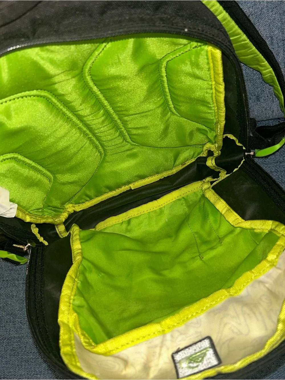 Quiksilver Chompine backpack neon green & black fish graphic 12L small size NICE